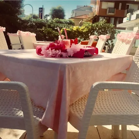 Hotel Linda - Family - Nuova Costruzione Antisismica 3*