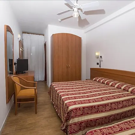 Hotell Linda - Family - Nuova Costruzione Antisismica 3*