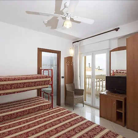 Hotell Linda - Family - Nuova Costruzione Antisismica 3*