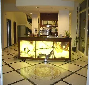Linda - Family - Nuova Costruzione Antisismica Hotel Riccione