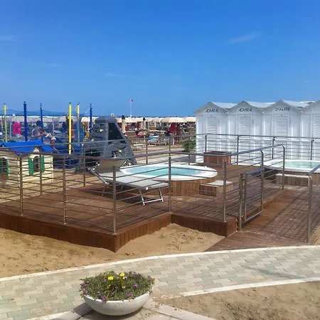 Linda - Family - Nuova Costruzione Antisismica Hotell Riccione