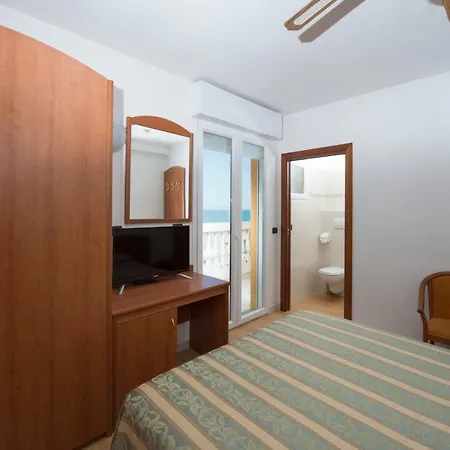 Linda - Family - Nuova Costruzione Antisismica Hotell Riccione